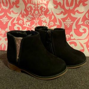 Cat & Jack Girls’ Boots / Booties - Size 6
